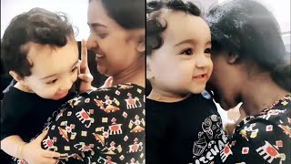 കുറച്ച് പല്ല് ഉണ്ടെന്ന് വച്ചു ഇങ്ങനെ ചെയ്യാമോ😂 | Nila Baby Eating her paavam Aunty | Kutty Stories