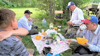 Наши славные  Сибирские покосы. От оводов нет спасу, такого еще не было.