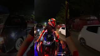 Ketika lagi Riding MALAM lalu denger lagu yg asik !!!