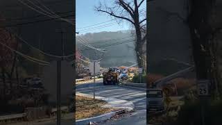 Cop block Road off due to fallen telephone pole￼