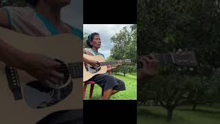 ang galing talaga ni Lola mag guitar at umawit!