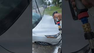 How to rinse soap off car without wasting water #mobiledetailing #satisfying  #mobiledetail #carwash