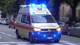 Ambulanza Croce Azzurra Onlus in emergenza - Italian ambulance responding code3