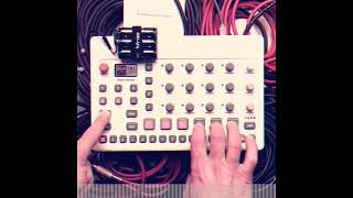 Slow Noisy Glitch Beat | Elektron Model:Samples Only