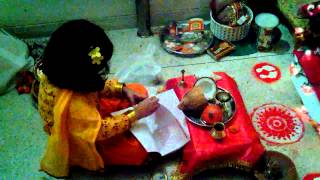 Ananya chants Sree Sai Namo Namah 03.11.2013