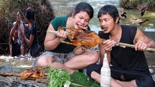 Survival Skills: Caught the birds to cook for Survival food and Eating Delicious -  Life Adventure