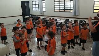 Deus faz crescer o capim Educação infantil Colégio Jean Piaget