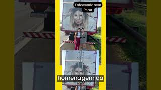 Maraisa parou uma motorista na estrada após ver homenagem da mulher para Marília Mendonça estampada