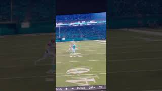 How do u catch this!!! #crazy #popular #football #viralvideos #shortvideos #nfl #shorts #gaming