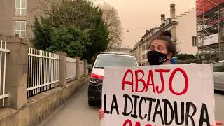 Policía Suizo Se Hace Una Selfie Con Manifestante | #Suiza