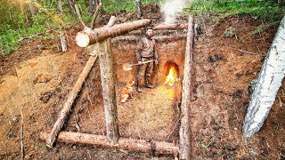 ЗЕМЛЯНКА ИЗ ШЕСТИ БРЕВЕН НА СКЛОНЕ ГОРЫ - ЯМА, КАРКАС, ГЛИНЯНАЯ ПЕЧЬ и ЛЕС - ВЫЖИТЬ ПОД ЗЕМЛЕЙ!