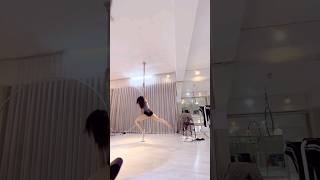 트와이스 모모 폴댄스 연습 TWICE MOMO pole dance practice #모모 #MOMO #モモ #TWICE #트와이스 #미사모 #MISAMO