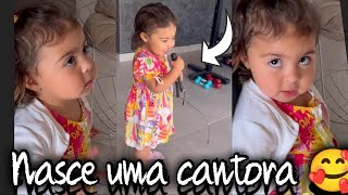 PIETRA pede CHOCOLATE para TAYS  e BIEL / Parece que a pequena vai gostar de cantar 🥰