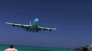 Low Flying 747