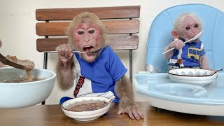 Bibi and the baby monkey enjoy a simple soup but full of Mom's love!