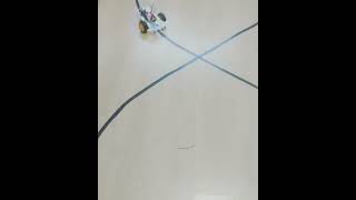 Robot to complete Figure 8 using Arduino #shorts #IET