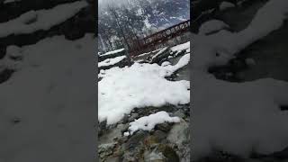 beautiful old manali in winter snow