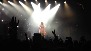 Kesha - Praying (Live in Chicago)