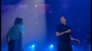 Stromae s'invite sur scène avec Orelsan - La pluie (2018)