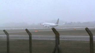 Ryanair 737-800 landing at ema