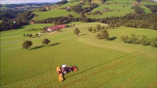 Grasmähen Extrem mit einer Pöttinger Mähkombination und Steyr Profi 4130