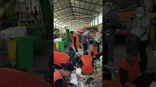 Pemilahan sampah manual