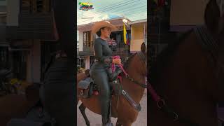 Beautiful Cowgirls Riding Horses in COLOMBIA  #cabalgata #caballos #colombia