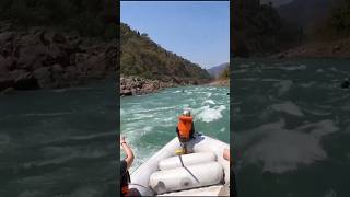 Raft Palat Gai😨 #riverrafting In #rishikesh 🌊 #shortvideo #shorts #travel #trending #like #explore