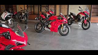 Ducati Panigale V4 and V4s Walkaround