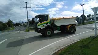 spreader truck