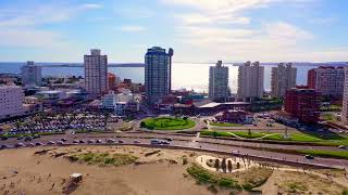 Volando sobre Punta del Este dedos