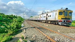 Dengerous Stormy Attacks Katwa-Howrah Local at Urban areas Train in India