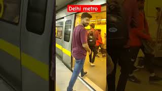 metro#viral#sorts #real#delhi  #youtubeshorts#trending #video#trendingshorts #delhimetro#vlog