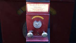 Gem unrestored vintage 1940s Advance Shock Penny Arcade Machine