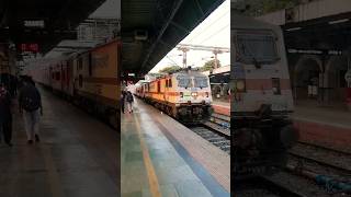 WAP7 with 22193 Daund-gwalior sf exp #wap7 #lhbtrain #westbengal #valsad #trainarrival #wap7loco