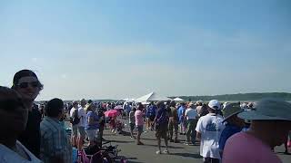 USAF Thunderbirds at the 2022 Dover Airshow: the opposite of slow, FAST aileron rolls