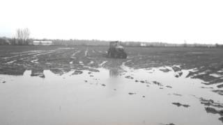 John Deere 5093EN in Deep Nasty Mud