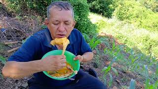 Trabajando en el campo en la  ¡La milpa!!🌽disfrutando de lo bueno 😋😋