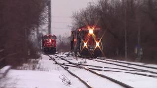 [Meet+Horn] - Two Trains in the same direction, At the same time - Saint-Lambert, Qc