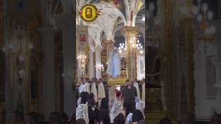 Su Santidad el Papa Pedro III en la tradicional Silla Gestatoria.