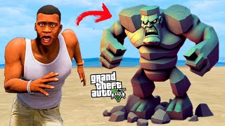 GOLEM de PEDRA GIGANTE  DESTRUINDO a CIDADE no GTA 5 ! ( Caçadores de Lendas )