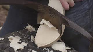 Gwneud Clocsiau / Making Clogs