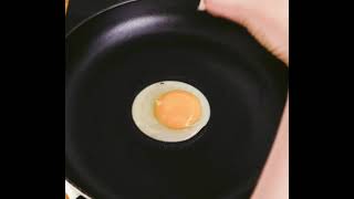 Hack to fry an egg perfectly! 😍