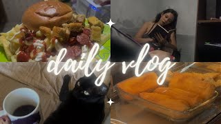 daily vlog | pastel de nata, café, hambúrguer, leitura de ressaca literária & more.