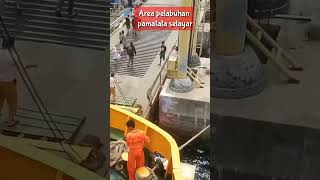 Momen saat penumpang turun di pelabuhan pamatata selayar