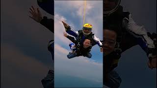 Skydiving for the thrill #SkydivingShorts #SkydivingLife #スカイダイビング