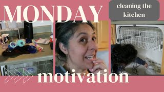 Monday Motivation - cleaning the kitchen