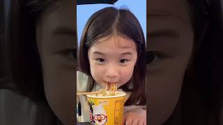 ADEK NYA MUKBANG MIE #mukbang #subscribe #shortsvideo #sub #shortvideo #shortsfeed #shots #shorts