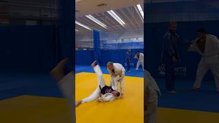 ЛЮБИМОЕ ЗАНЯТИЕ В КОНЦЕ ТРЕНИРОВКИ, ЭТО НАБРАСЫВАНИЕ🥵 #judo #shortvideo ##shorts #short