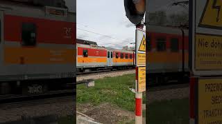 EN57Ald z pociągiem PolRegio #like #subscribe #rail #train